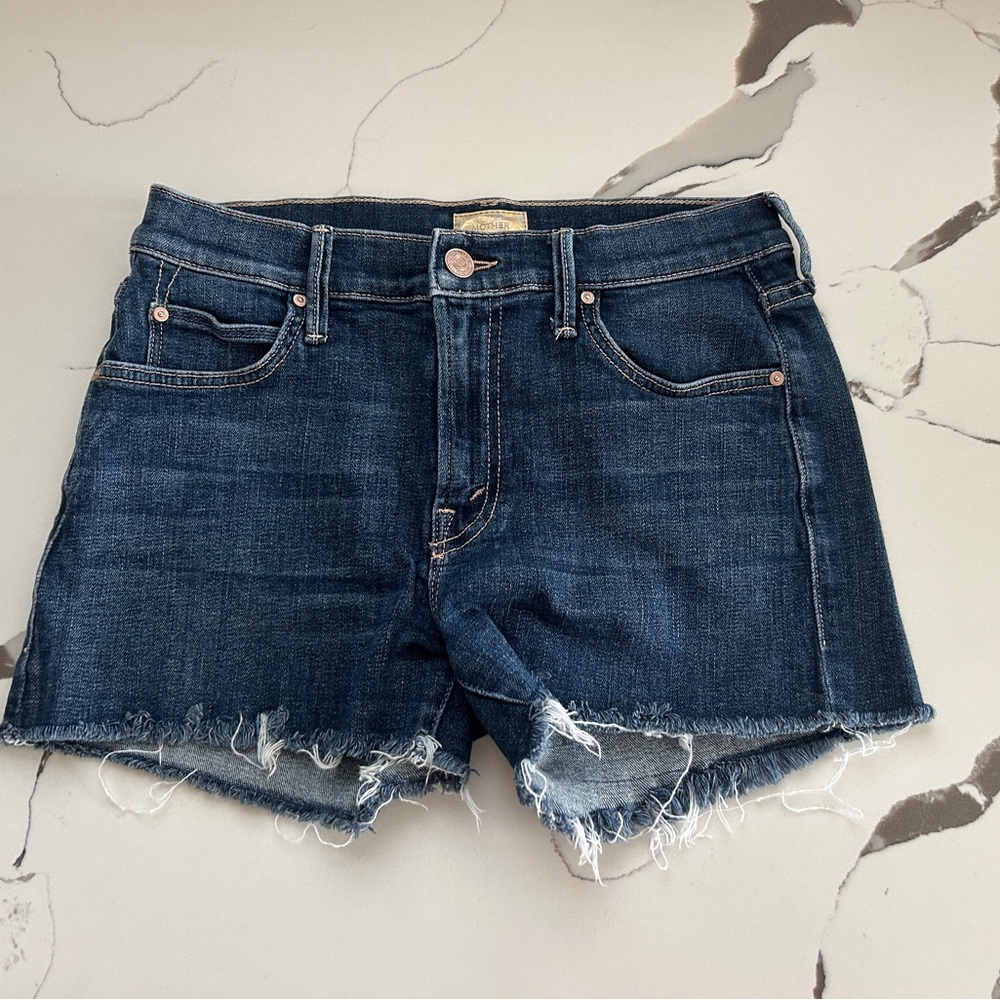MOTHER Charmer Fray Denim shorts in Girl Crush size 25